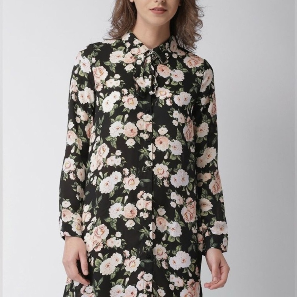 Forever 21 Pink and White Floral Tie Front Blouse
